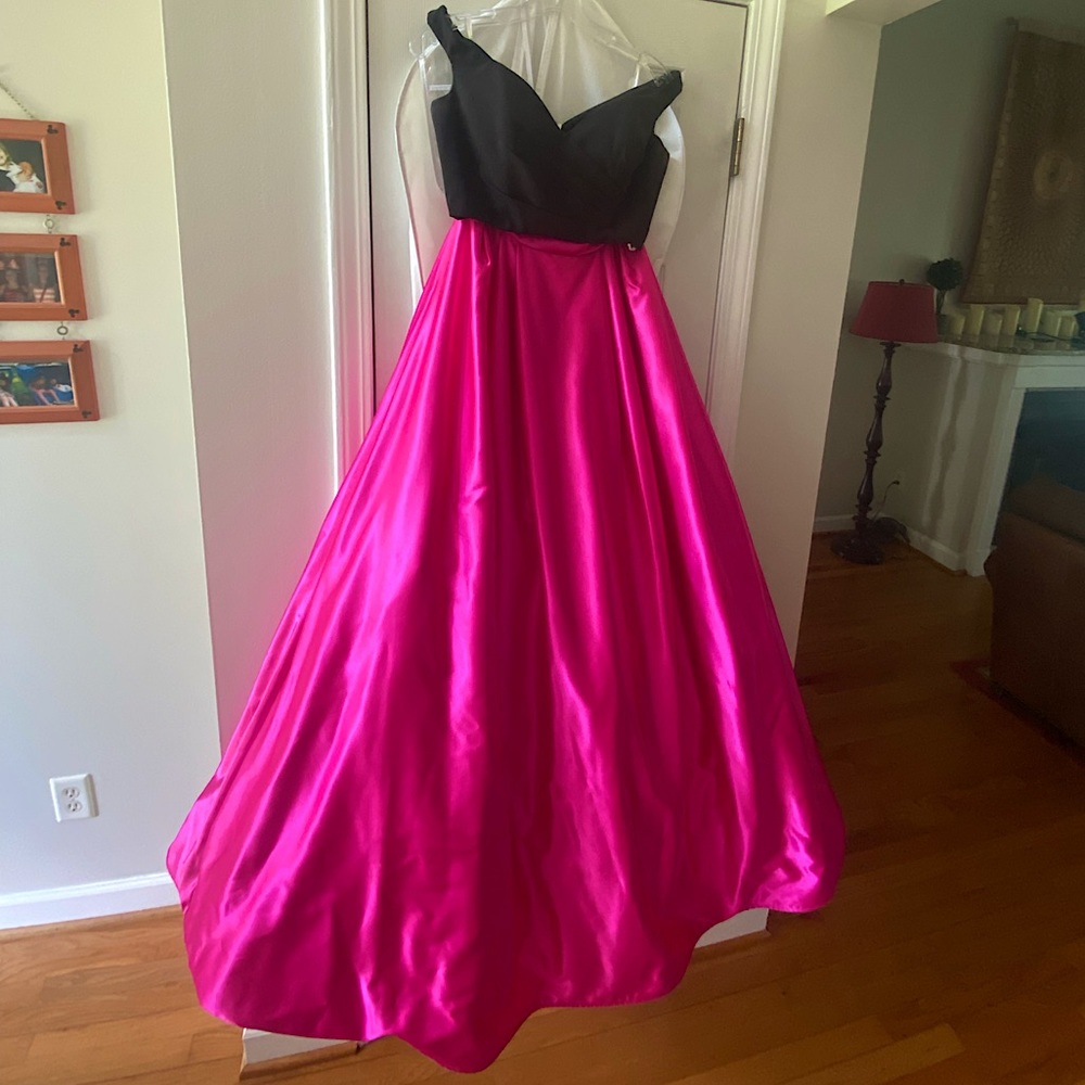 Sherri Hill 2-piece pink ballgown size 4